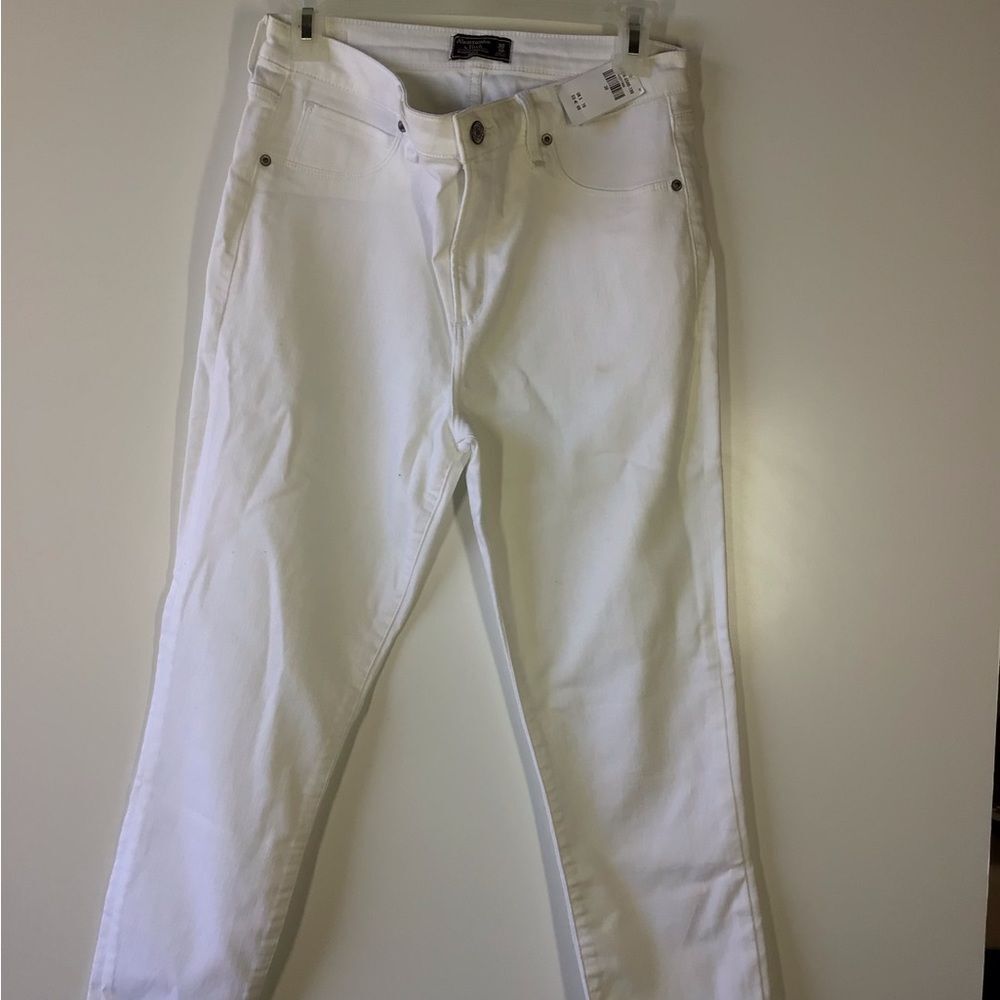 Abercrombie & Fitch White Skinny Jeans